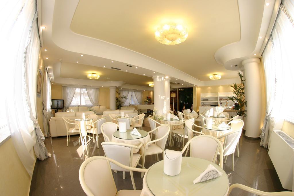 Hotel Luxor Casoria Buitenkant foto