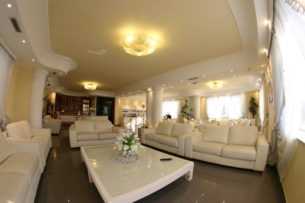 Hotel Luxor Casoria Buitenkant foto