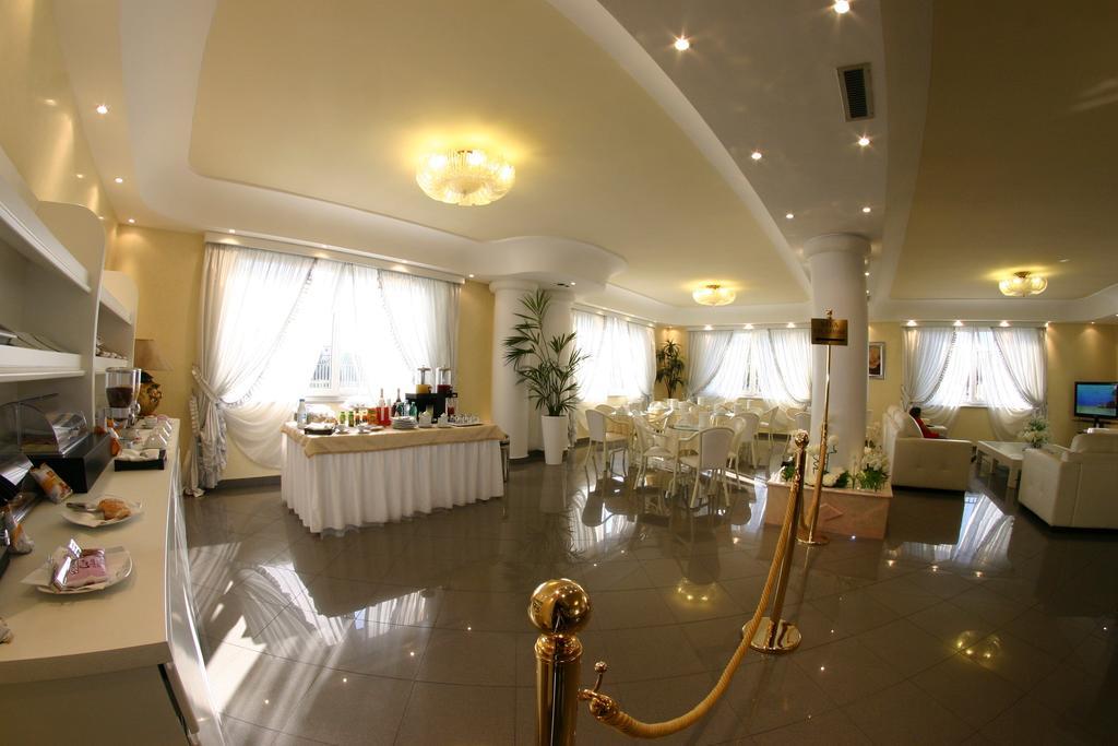 Hotel Luxor Casoria Buitenkant foto