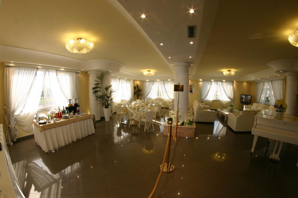 Hotel Luxor Casoria Buitenkant foto