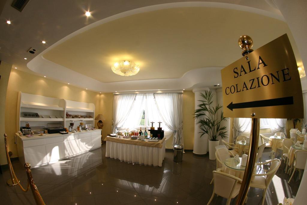 Hotel Luxor Casoria Buitenkant foto