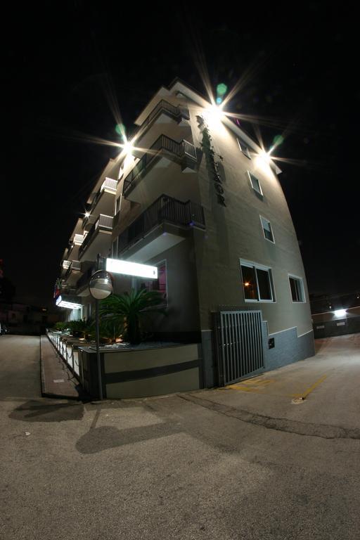 Hotel Luxor Casoria Buitenkant foto