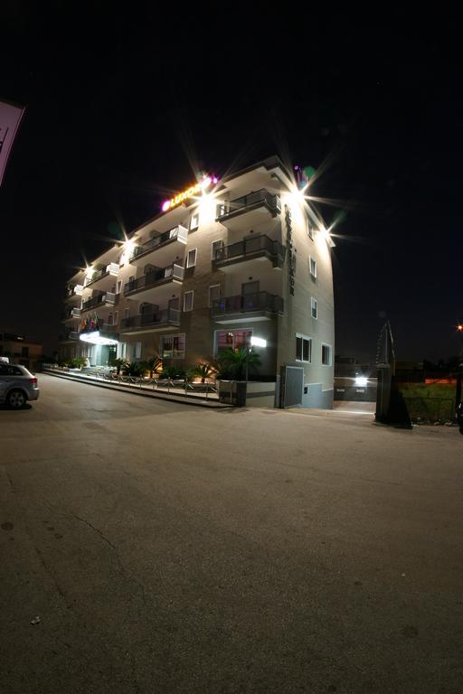 Hotel Luxor Casoria Buitenkant foto