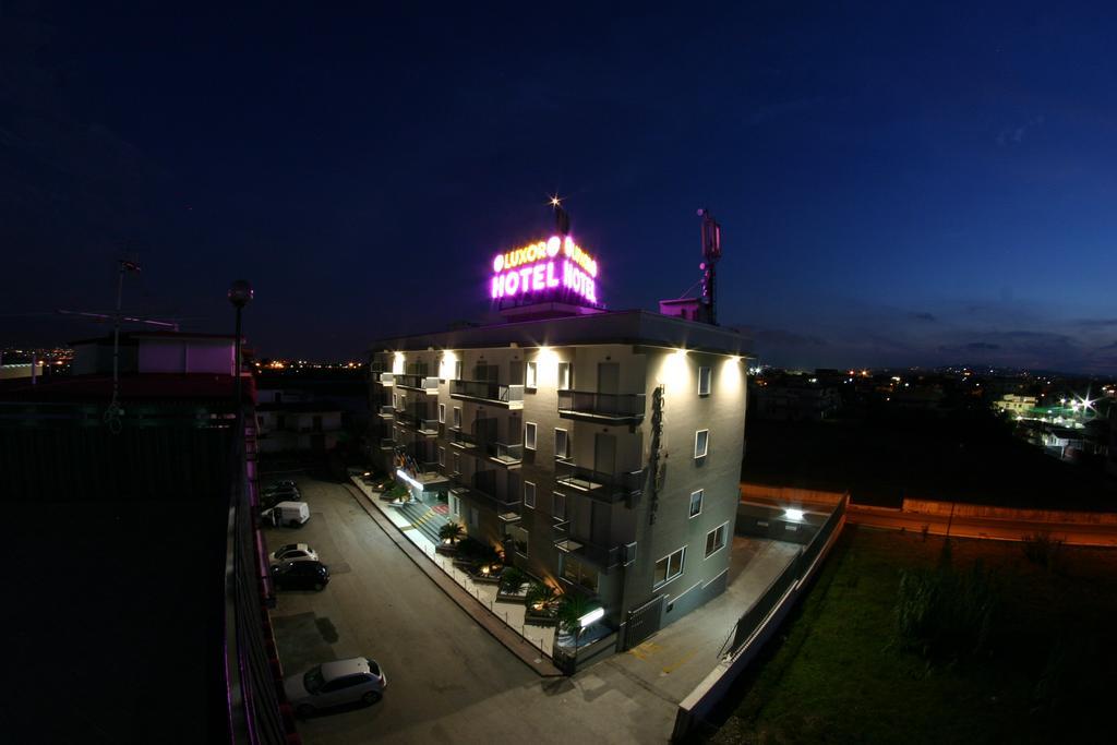 Hotel Luxor Casoria Buitenkant foto