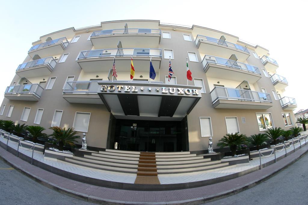 Hotel Luxor Casoria Buitenkant foto