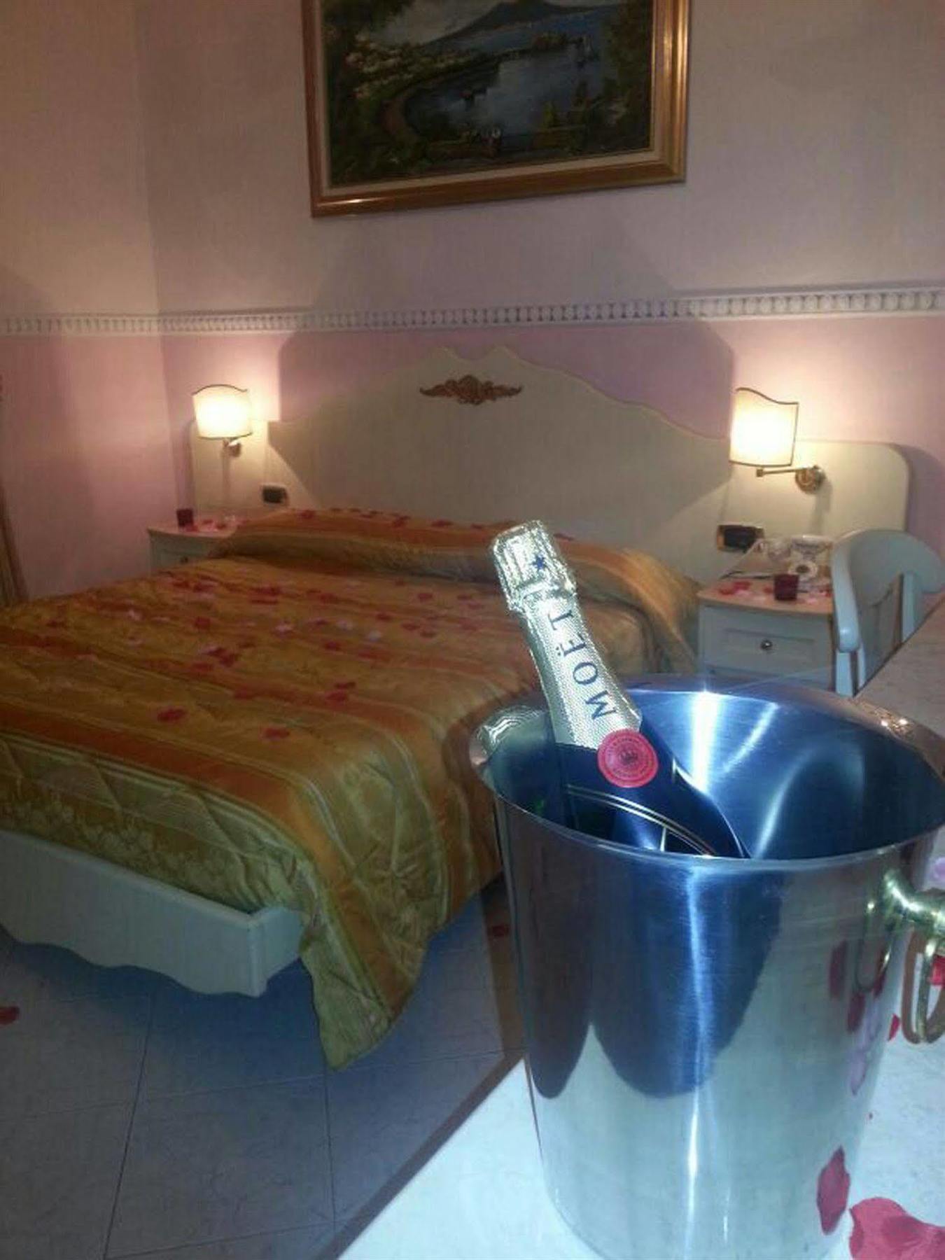 Hotel Luxor Casoria Buitenkant foto